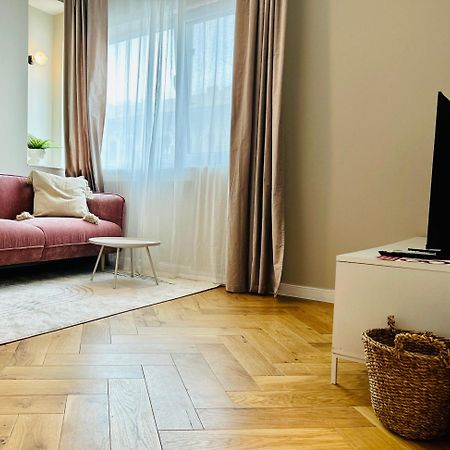 Ultracentral Lux Boutique 1Br Ap Near Subway Boekarest Buitenkant foto