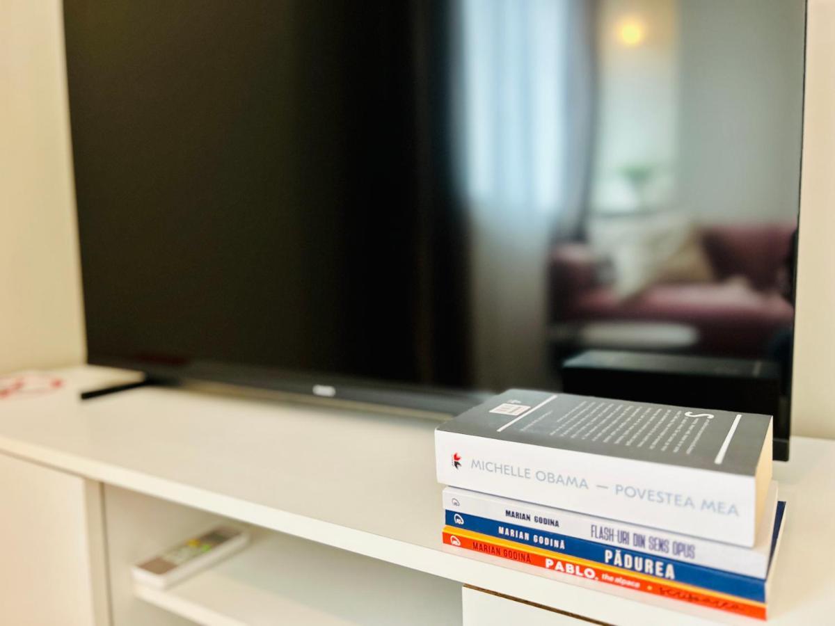 Ultracentral Lux Boutique 1Br Ap Near Subway Boekarest Buitenkant foto