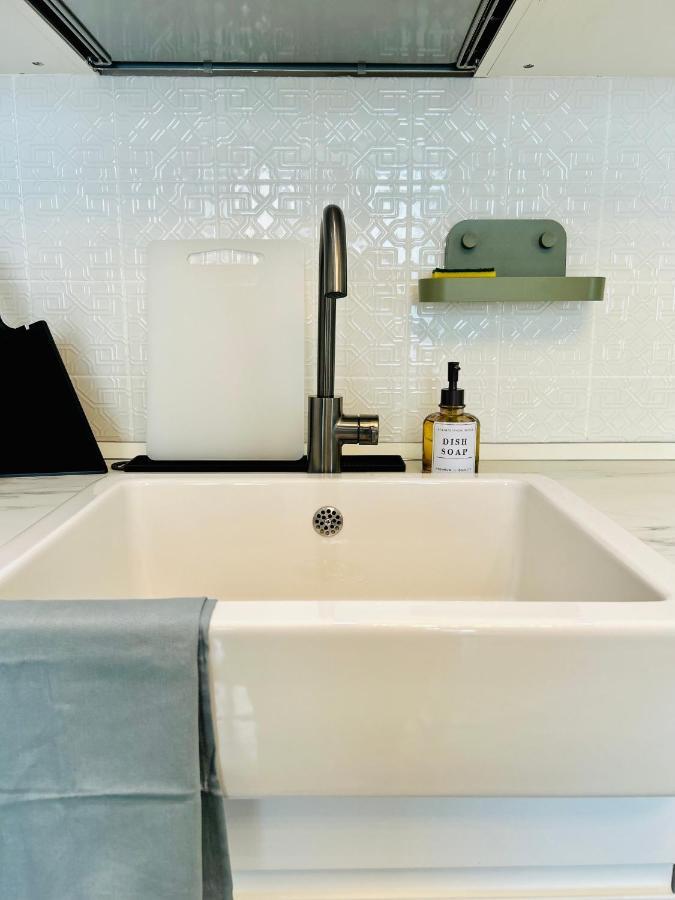 Ultracentral Lux Boutique 1Br Ap Near Subway Boekarest Buitenkant foto