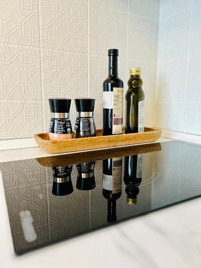 Ultracentral Lux Boutique 1Br Ap Near Subway Boekarest Buitenkant foto