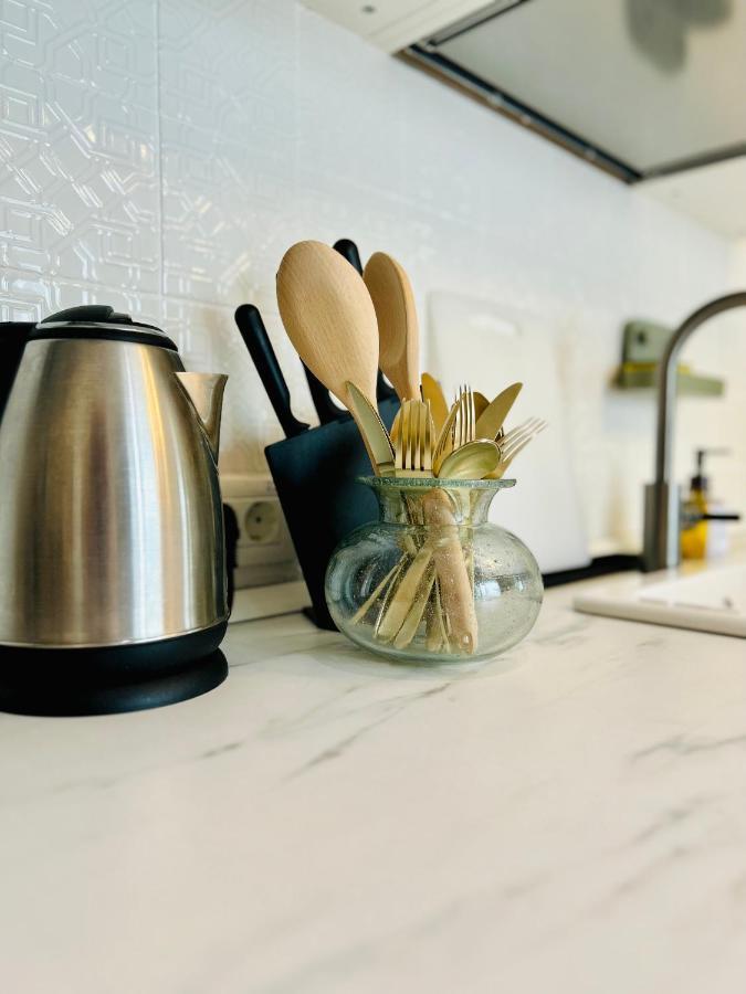 Ultracentral Lux Boutique 1Br Ap Near Subway Boekarest Buitenkant foto