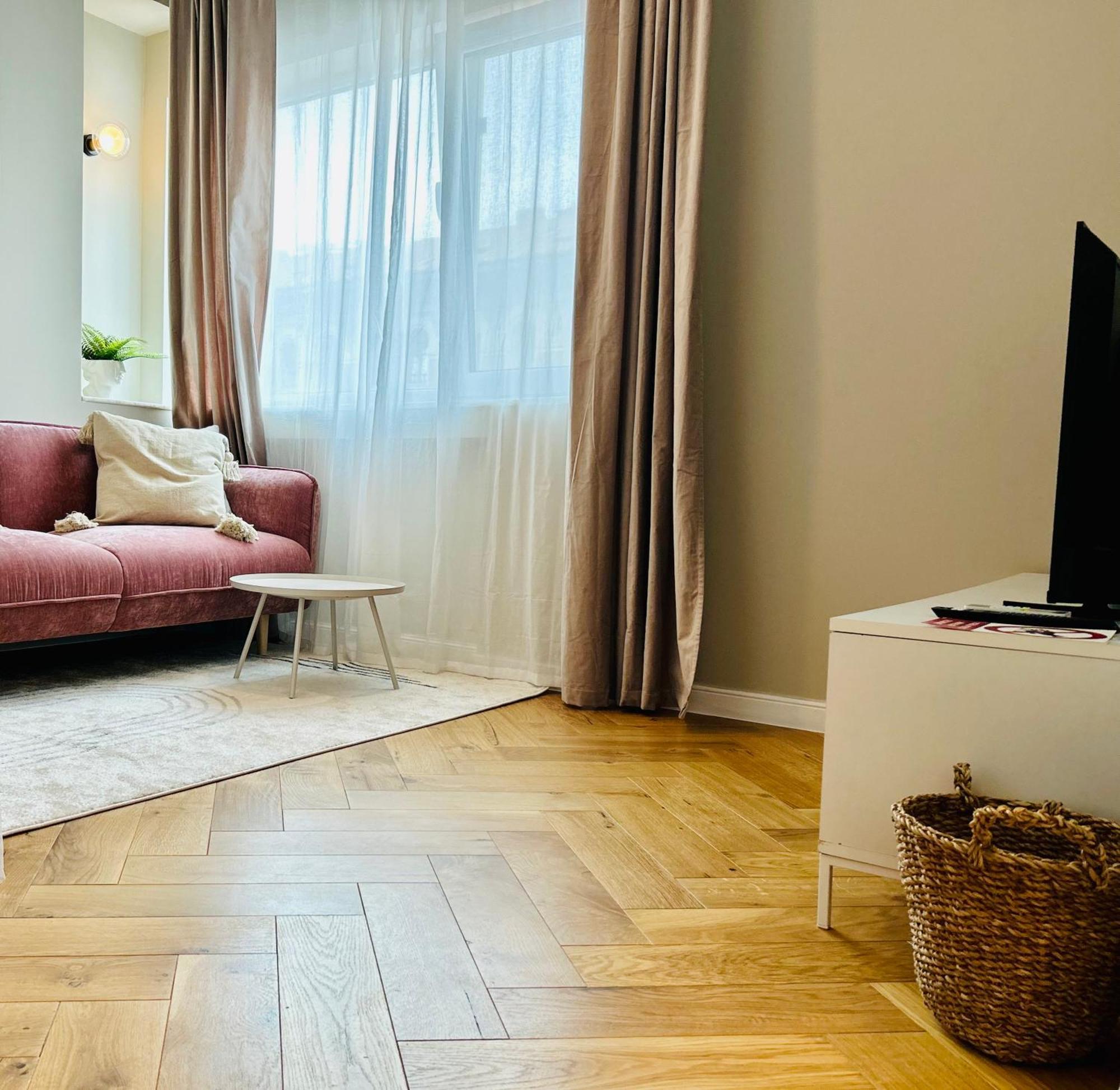 Ultracentral Lux Boutique 1Br Ap Near Subway Boekarest Buitenkant foto