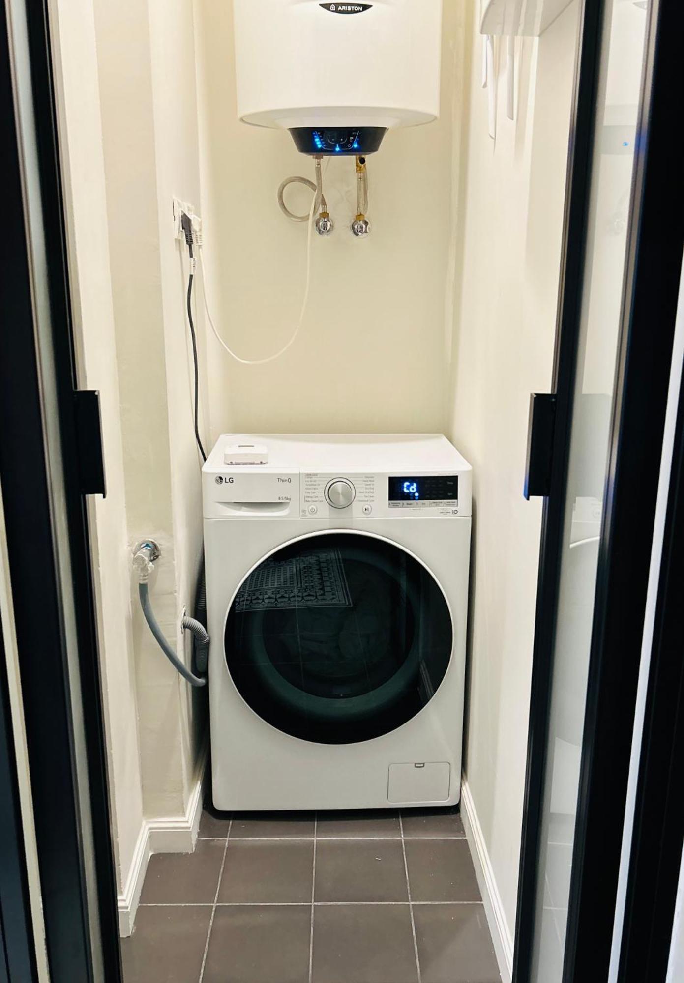 Ultracentral Lux Boutique 1Br Ap Near Subway Boekarest Buitenkant foto